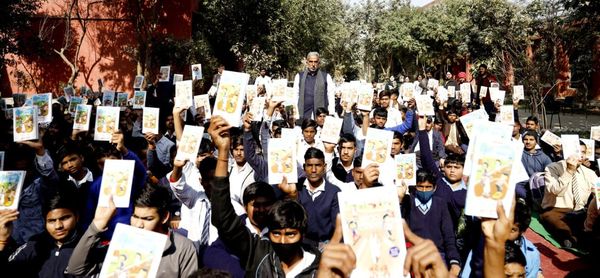 केन्द्रीय राज्य मंत्री कृष्ण पाल गुर्जर  ने बच्चों को तनाव मुक्त परीक्षा के बेहतर संचालन सैक्टर-28 के स्कूल में दिए गुरमंत्र